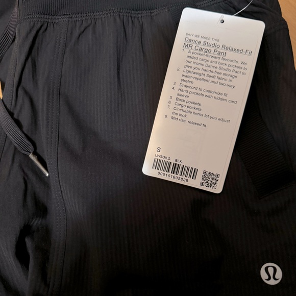 Dance Studio Relaxed-Fit Mid-Rise Cargo Pant ,Size S ,black,brand new with tags. - Picture 8 of 8